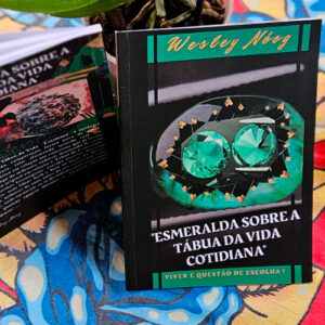 Livro - Esmeraldas Sobre a Tábua da Vida Cotidiana